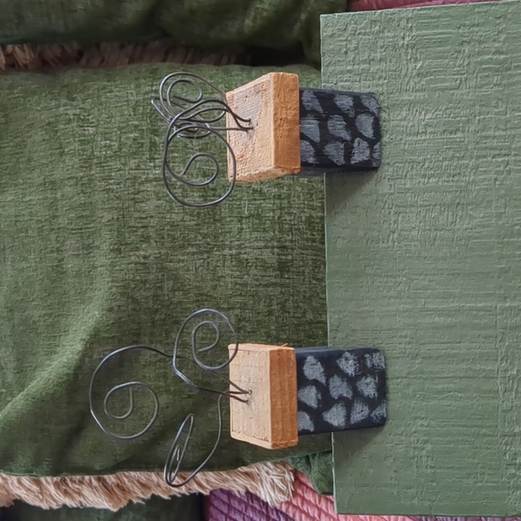 Primitive wooden Saltbox House electric lighted night light in working condition - Picture 5 of 11